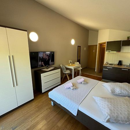 Apartments San Monte Подстрана Екстериор снимка