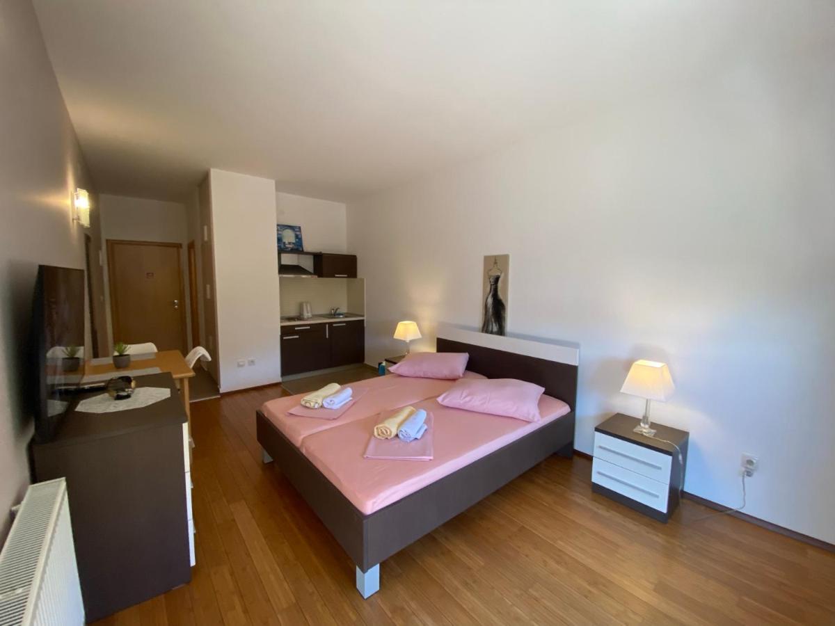 Apartments San Monte Подстрана Екстериор снимка