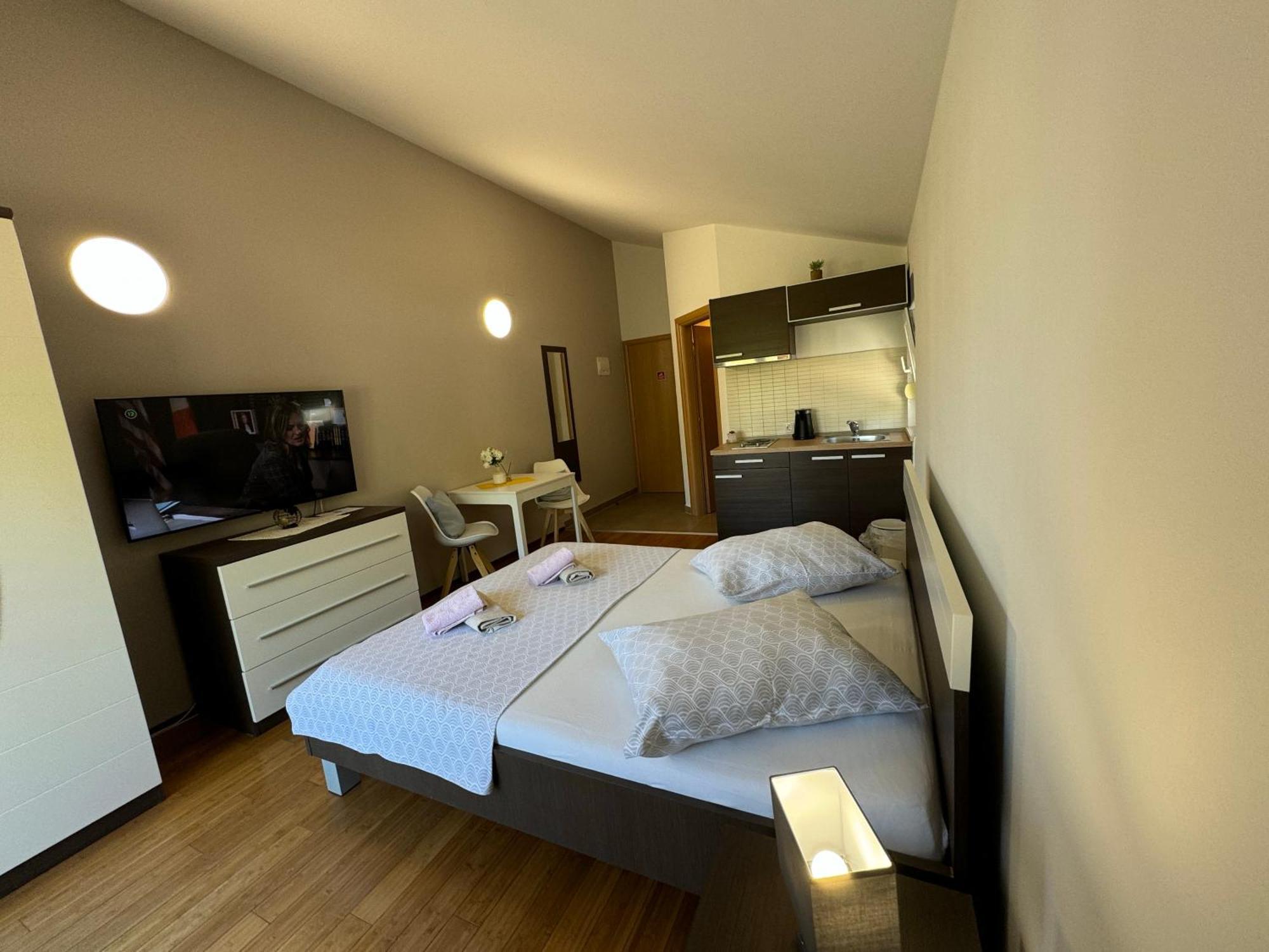 Apartments San Monte Подстрана Екстериор снимка