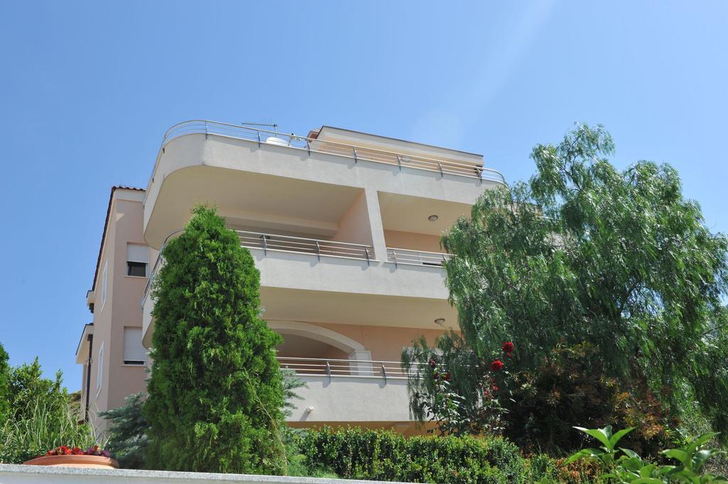 Apartments San Monte Подстрана Екстериор снимка